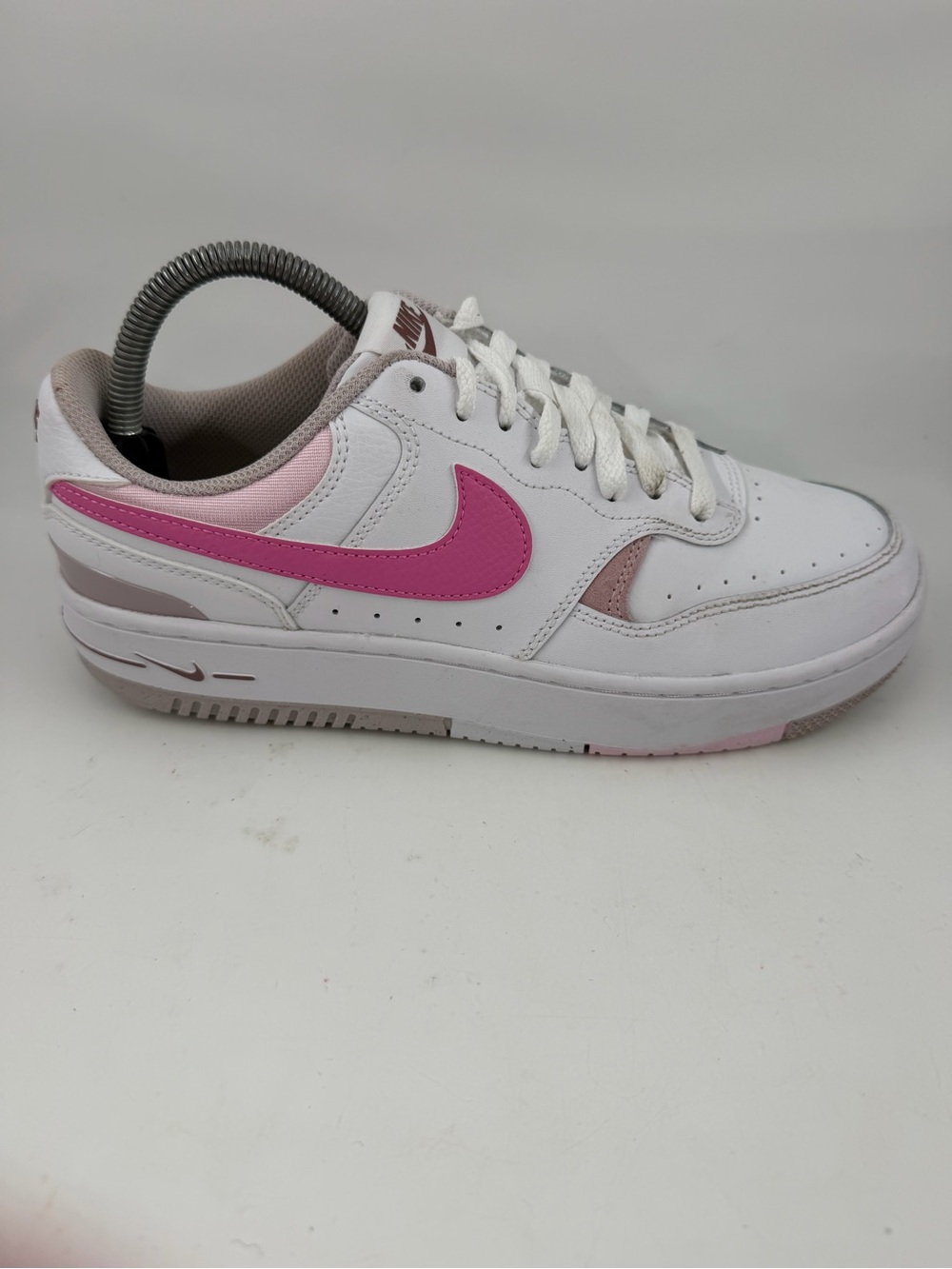 Nike Women’s Gamma Force -SZ 8.5- White Pink Lace-Up Low Top Shoes Sneakers